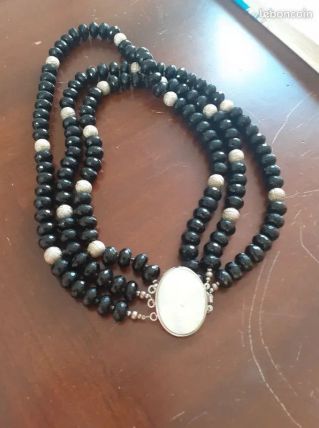 Collier en pierres semi-précieuses et fermoir camée