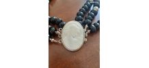 Collier en pierres semi-précieuses et fermoir camée