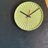 Horloge pendule murale vintage silencieuse Tupperware vert