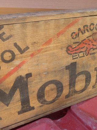 Boite  en bois  MOBIL , vintage