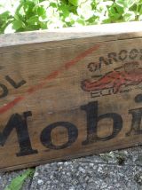 Boite  en bois  MOBIL , vintage