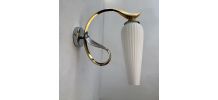ANCIENNE APPLIQUE VINTAGE EN OPALINE VINTAGE