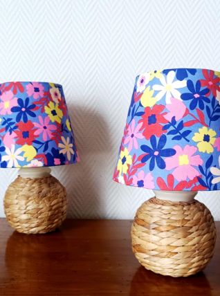 Paire de lampes osier et abats-jour 1970 sur mesure 