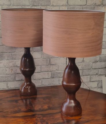 paire de lampe 1960 scandinave bois massif vernis et abat jo