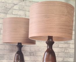 paire de lampe 1960 scandinave bois massif vernis et abat jo