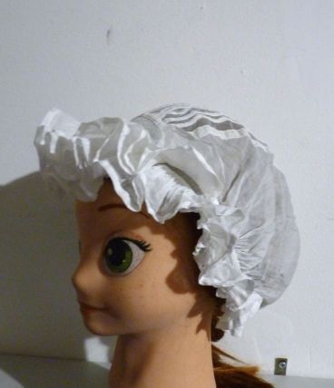 Coiffe ancienne brodée main Deux-sèvres (bonnet)