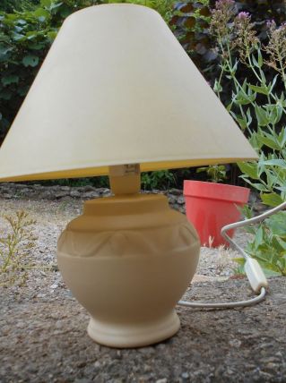 LAMPE BEIGE CERAMIQUE TBE PIED CERAMIQUE 27 CM TBE