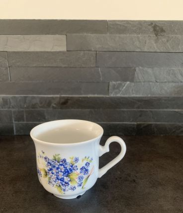 6 tasses porcelaine fine de Bohème 