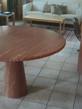 TABLE A MANGER EN TRAVERTIN ROUGE