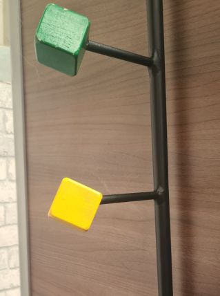 Porte-manteaux mural en métal et bois avec miroir et porte-p