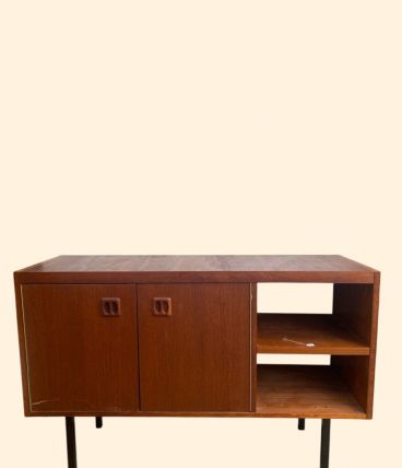 Enfilade vintage petit format pieds métal noirs