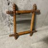 Miroir en bois faux-bambou
