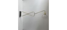 ANCIENNE LAMPE POTENCE LAITON ET VERRE PRISMATIQUE XXL 