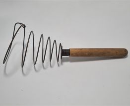 Ancien fouet de cuisine