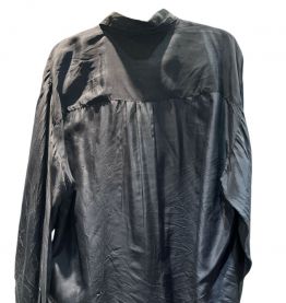 Chemise en soie bleu marine 