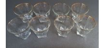 8 petits verres base carrée fins traits dorés
