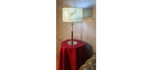 lampe gainé de cuir  1975   a   85   dans le style ADNET Jac