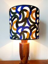 Lampe en bois brutaliste et abat-jour sur mesure 