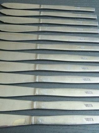 Lot de 12 couteaux UTA inox , vintage