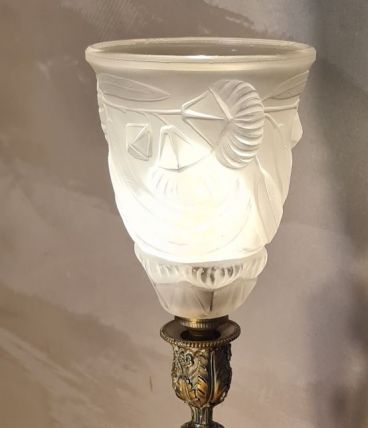 lampe bronze ciselé 19e siècle, 49x12 tres belle  et rare tu