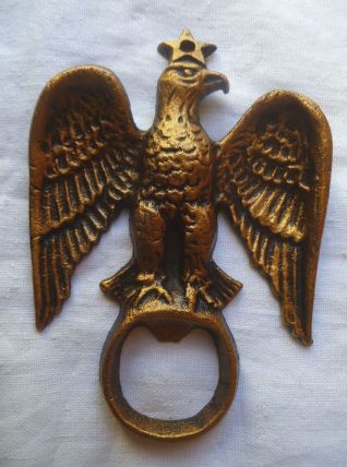 Décapsuleur  aigle  , metal vintage
