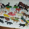 lot miniature figurine animaux de la ferme et fermiers 
