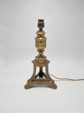Pied de lampe à pattes de lion