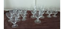 Lot 19 verres en cristal décor trèfle vintage