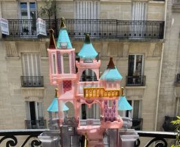 Chateau disney  son et lumieres, carrosse et figurines