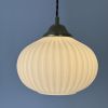 ANCIENNE SUSPENSION EN OPALINE CANNELEE VINTAGE