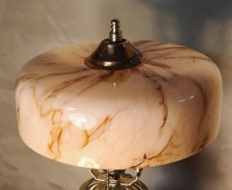 lampe 1900 laiton bronze bois, abat jour opaline marbré 43x2