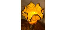 lampe bronze signé sr 1900 tulipe opaline jaune bordé de noi