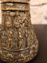 Cloche ancienne en bronze – Objet rare à décor religieux
