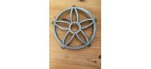 Ancien dessous de plat rosace aluminium.