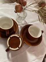 3 grandes tasses et sous-tasses bistrot.