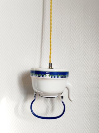 Suspension théière émaillée vintage 