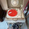 Tourne disque + 100 disques 45t