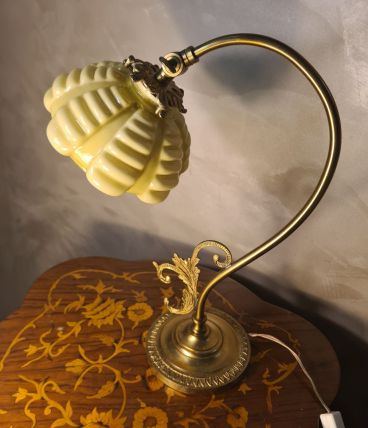 lampe bronze et laiton 1950  abat jour opaline 39x27 elec  f