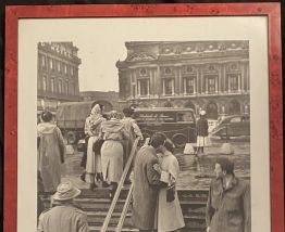 Affiche encadrée  LE BAISE DE L'OPERA Robert DOISNEAU
