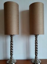Paire de lampes colonnes torsadées métal argenté 