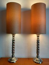Paire de lampes colonnes torsadées métal argenté 