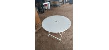 Table de jardin métallique pliante