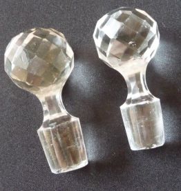 Vintage, années 50 - 2 bouchons pour carafe ancienne