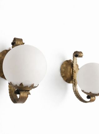 Paire d'appliques brutalistes en métal doré vers 1970 