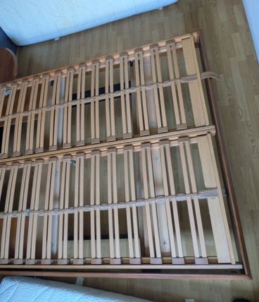 Lit en bois vintage Roche Bobois en Orme