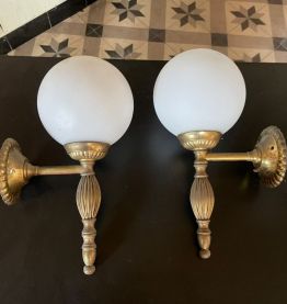 Appliques anciennes (deux simples et une double)