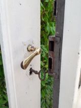 Porte entrée ancienne et son cadre
