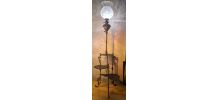lampadaire fonte d acier Guéridon  ouvragé avec suppor à 3 n