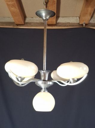 Lustre art deco chrome et opaline jaune pale 