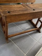 Authentique bureau d’écolier ancien en bois massif